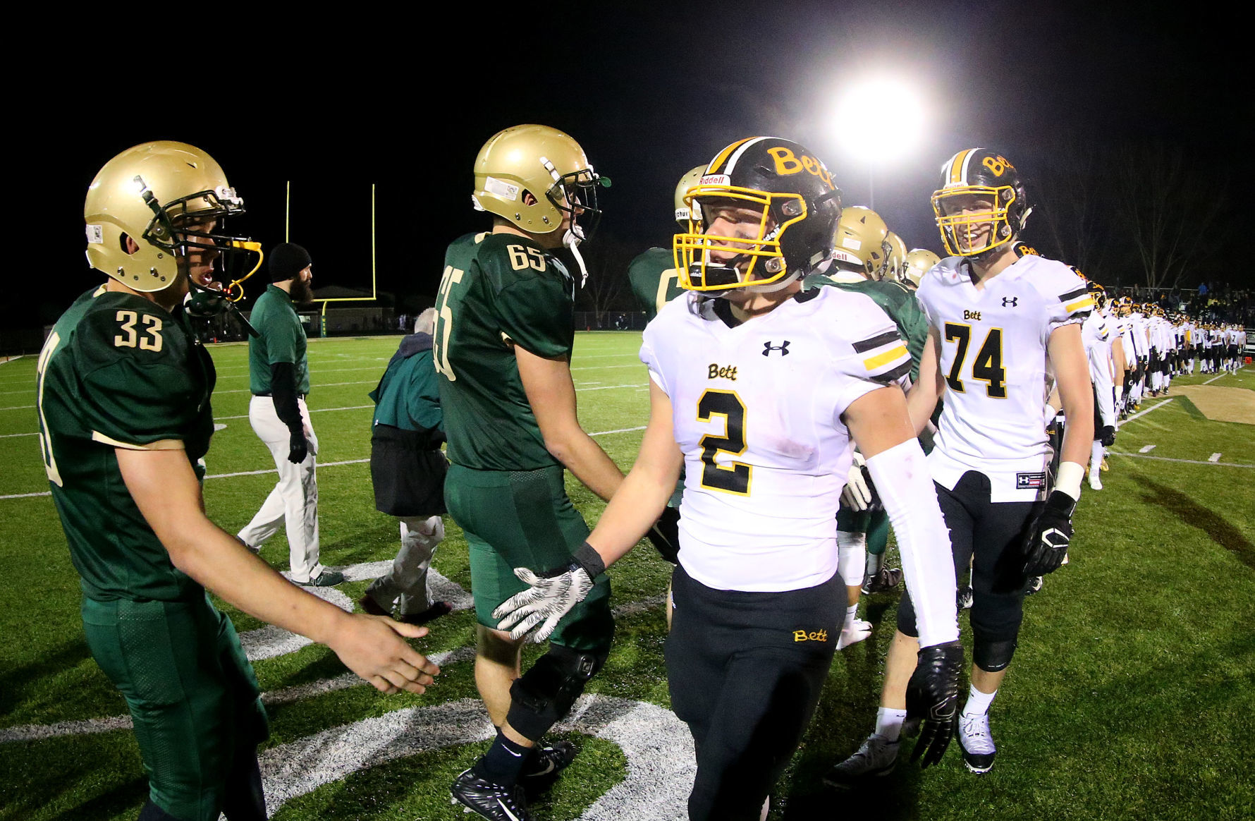 110218-Bett-ICWest-Playoffs-023